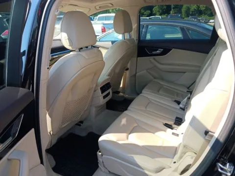More photos of 2017 Audi Q7 2.0T Premium at AUTOLAND, FL