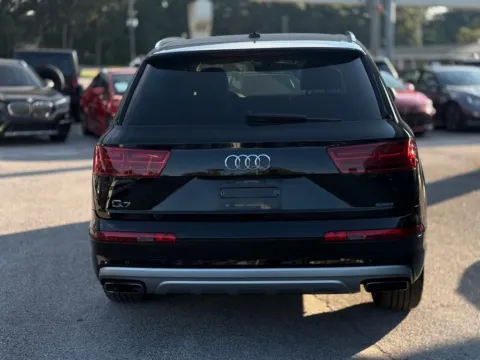 More photos of 2017 Audi Q7 2.0T Premium at AUTOLAND, FL