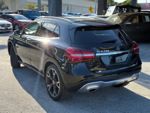 More photos of 2020 Mercedes-Benz GLA 250 at AUTOLAND, FL