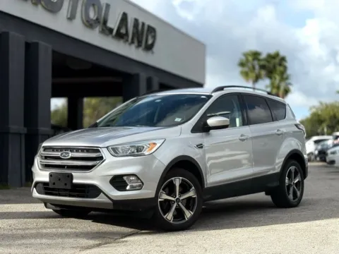 Silver 2017 Ford Escape SE for sale in Jacksonville, FL