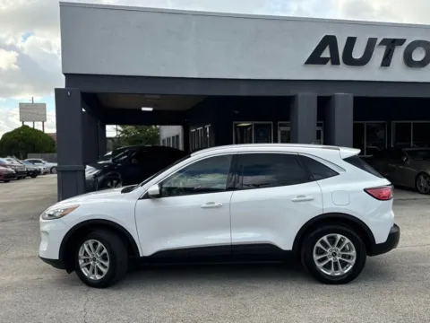 Photos of 2021 Ford Escape Hybrid SE for sale in Jacksonville, FL at AUTOLAND