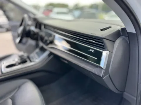 More photos of 2022 Audi Q7 45 Premium at AUTOLAND, FL