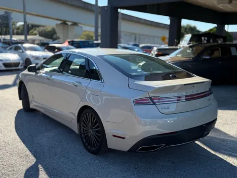More photos of 2018 Lincoln MKZ Reserve at AUTOLAND, FL