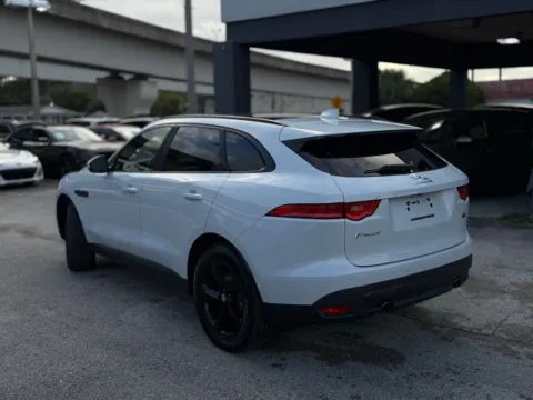 More photos of 2019 Jaguar F-PACE 25t Prestige at AUTOLAND, FL