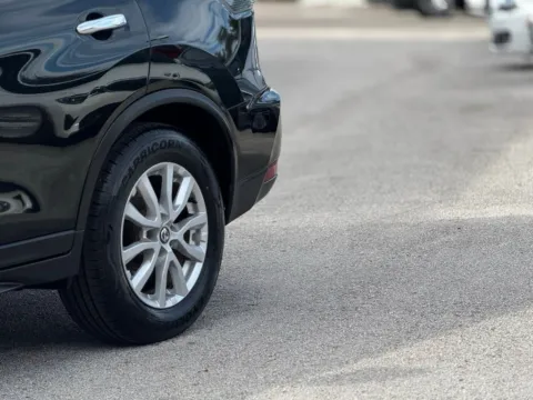 Photos of 2019 Nissan Rogue SV for sale in Jacksonville, FL at AUTOLAND
