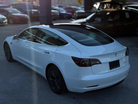 More photos of 2020 Tesla Model 3 Long Range at AUTOLAND, FL