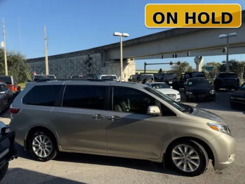 More photos of 2016 Toyota Sienna at AUTOLAND, FL