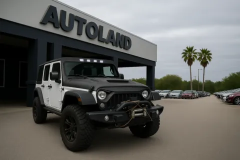 Silver 2018 Jeep Wrangler JK Unlimited Sahara for sale in Jacksonville, FL