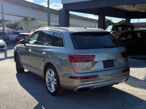 More photos of 2017 Audi Q7 3.0T Prestige at AUTOLAND, FL