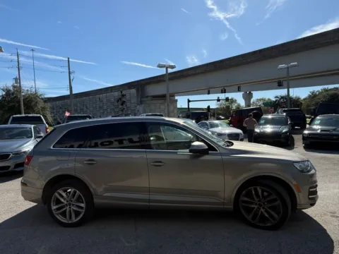 More photos of 2017 Audi Q7 3.0T Prestige at AUTOLAND, FL