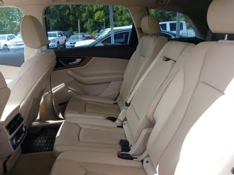 More photos of 2017 Audi Q7 3.0T Prestige at AUTOLAND, FL