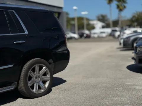 More photos of 2019 Cadillac Escalade Luxury at AUTOLAND, FL