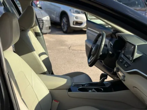 More photos of 2020 Nissan Altima 2.5 SL at AUTOLAND, FL