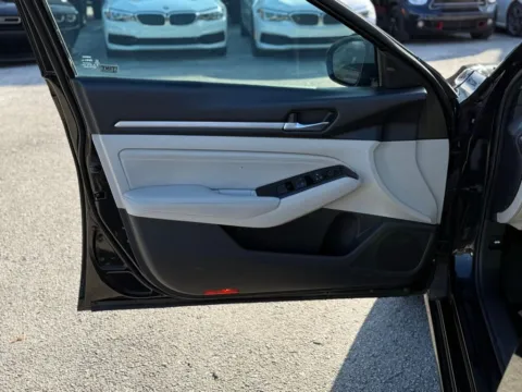 Another view of 2020 Nissan Altima 2.5 SL for sale in Jacksonville, FL at AUTOLAND