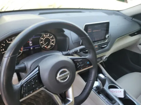 More photos of 2020 Nissan Altima 2.5 SL at AUTOLAND, FL