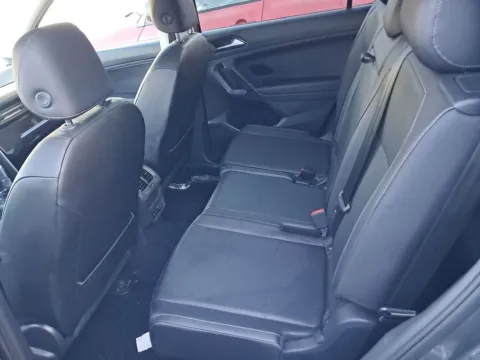 More photos of 2018 Volkswagen Tiguan 2.0T SE at AUTOLAND, FL