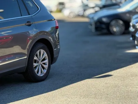 Photos of 2018 Volkswagen Tiguan 2.0T SE for sale in Jacksonville, FL at AUTOLAND