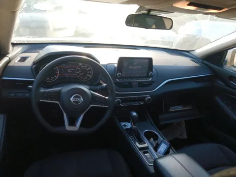 More photos of 2022 Nissan Altima 2.5 SV at AUTOLAND, FL