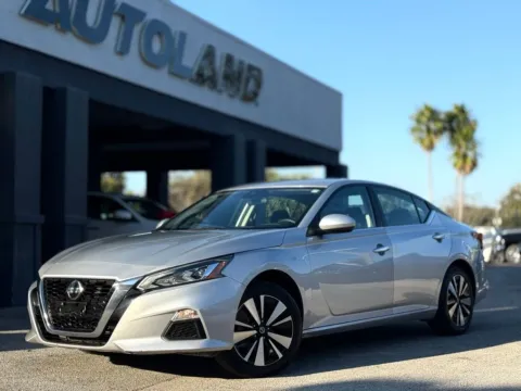 Silver 2022 Nissan Altima 2.5 SV for sale in Jacksonville, FL