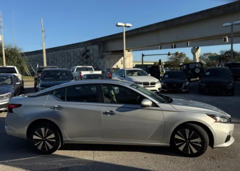 More photos of 2022 Nissan Altima 2.5 SV at AUTOLAND, FL