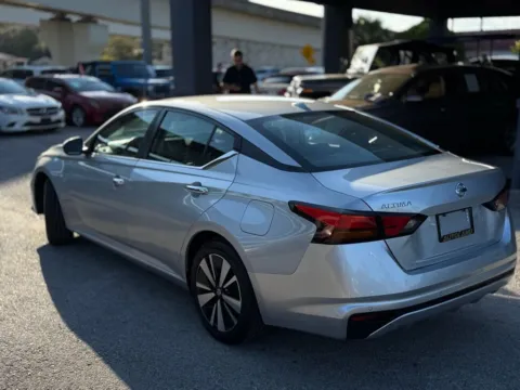 More photos of 2022 Nissan Altima 2.5 SV at AUTOLAND, FL