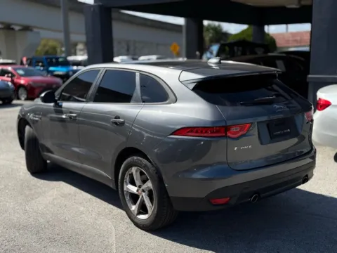 More photos of 2018 Jaguar F-PACE 30t Premium at AUTOLAND, FL