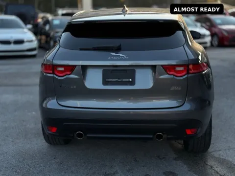 More photos of 2018 Jaguar F-PACE 30t Premium at AUTOLAND, FL