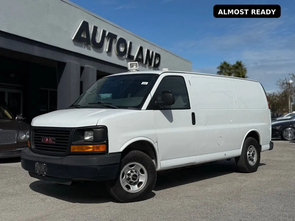 2015 GMC Savana Cargo Work Van's photo