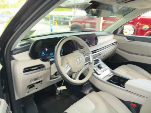 More photos of 2024 Hyundai Palisade Calligraphy at AUTOLAND, FL