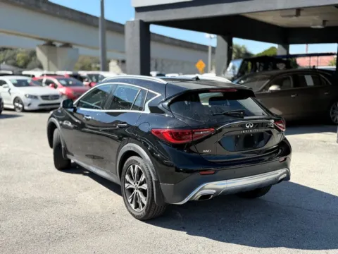 More photos of 2017 INFINITI QX30 Premium at AUTOLAND, FL
