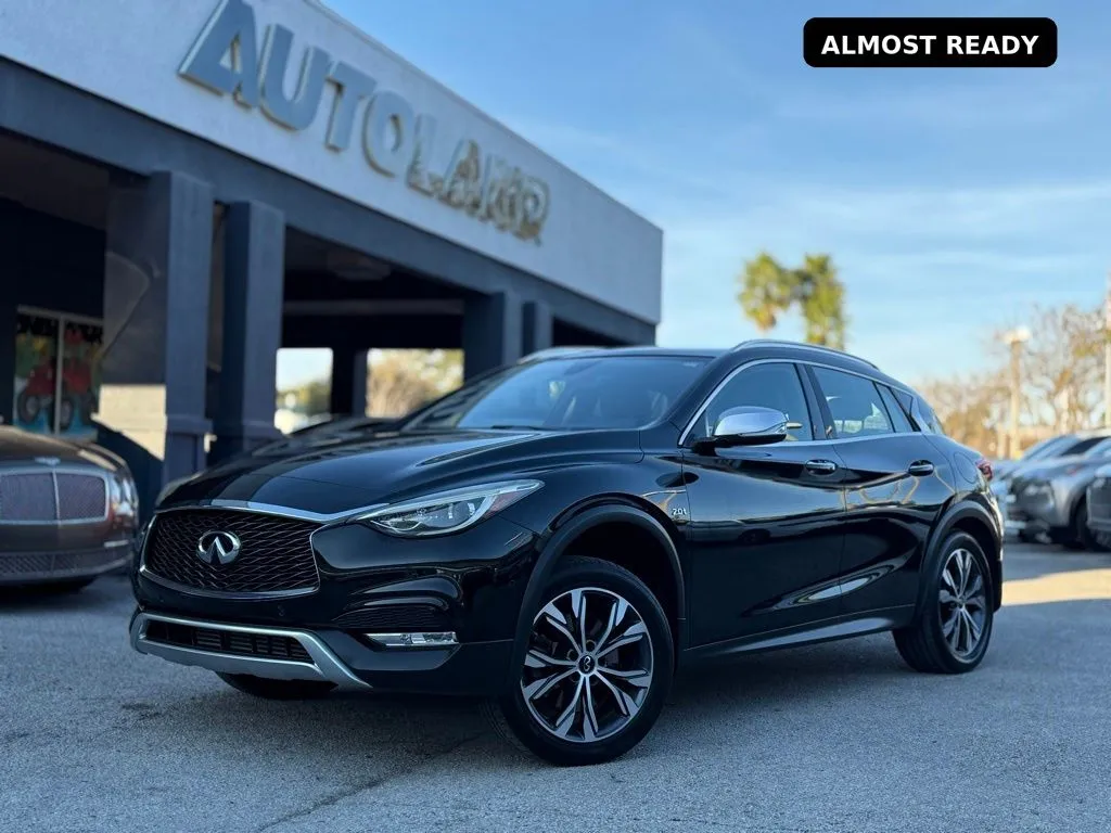 2017 INFINITI QX30