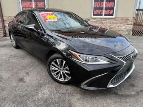 Another view of 2019 LEXUS ES 350 BASE for sale in Merrillville, IN at Ride Time Auto Finance Merrillville