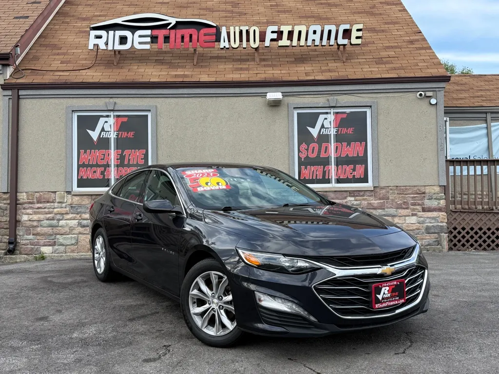 Gray 2023 CHEVROLET MALIBU LT for sale in Merrillville, IN