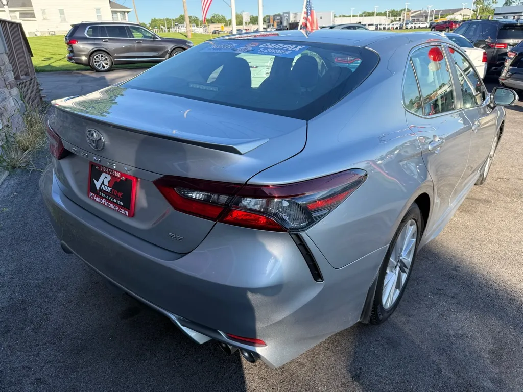 2024 Toyota Camry SE - Photo 10