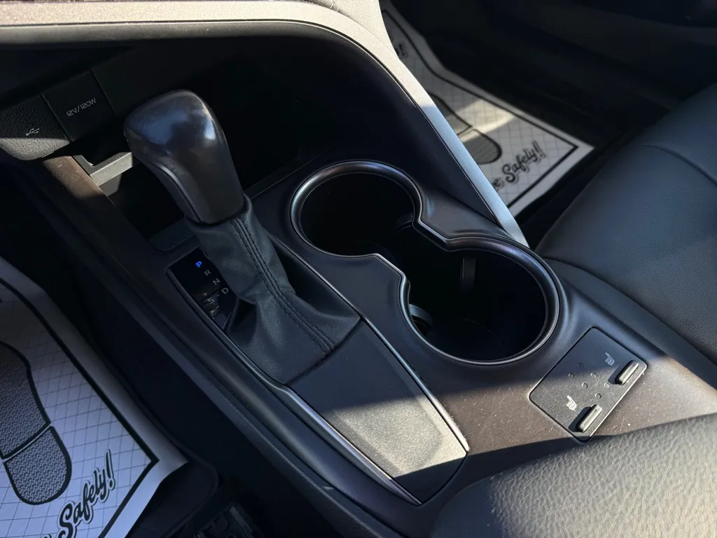 2024 Toyota Camry SE - Photo 24