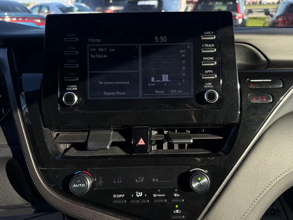 2024 Toyota Camry SE - Photo 22