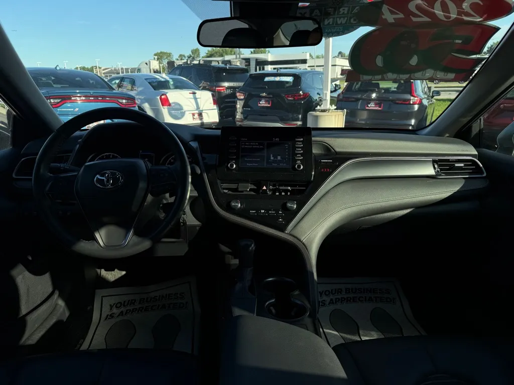 2024 Toyota Camry SE - Photo 18