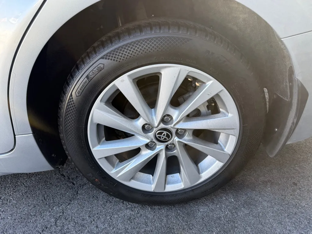 2024 Toyota Camry SE - Photo 9