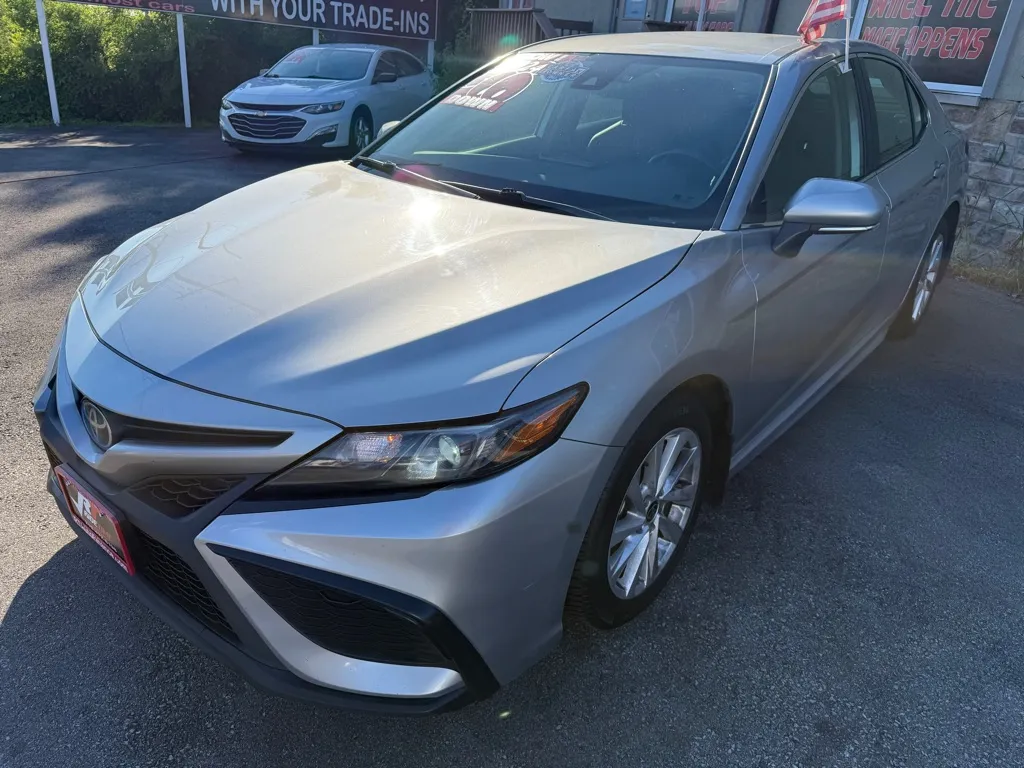 2024 Toyota Camry SE - Photo 7