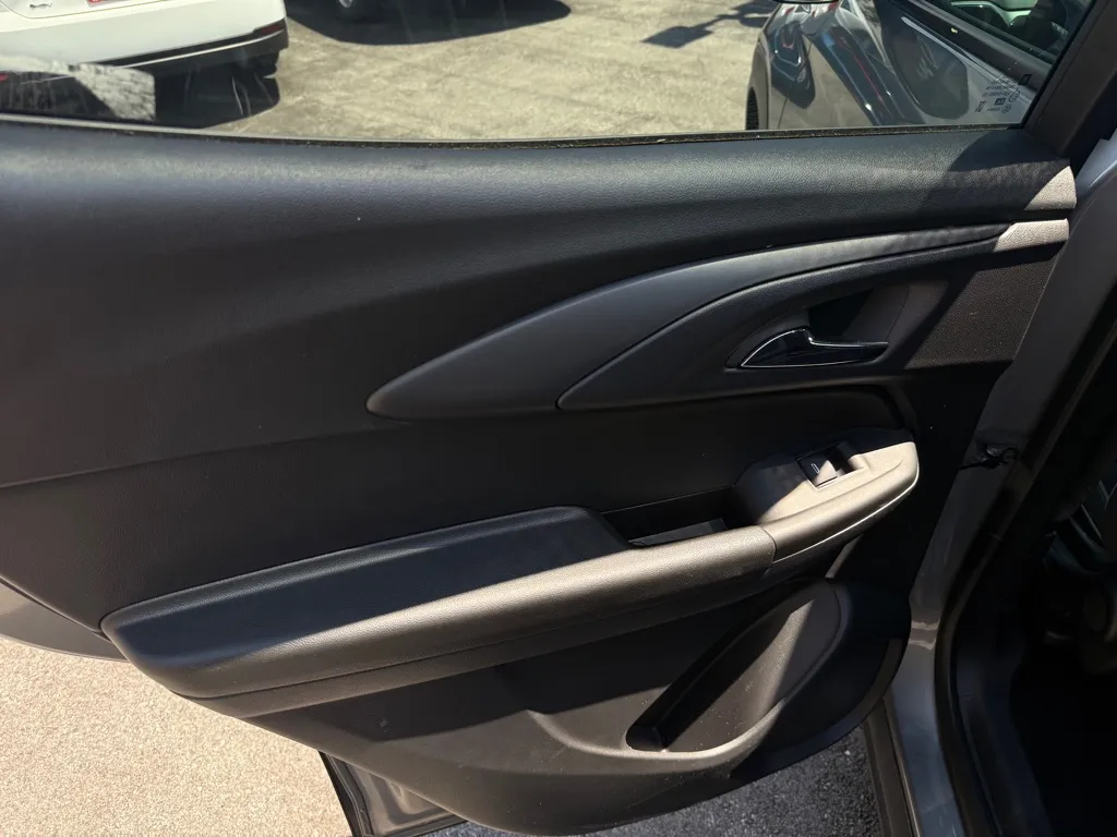 2025 Chevrolet Trailblazer LT - Photo 17