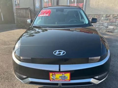 More photos of 2024 HYUNDAI IONIQ 5 SE - LONG RANGE at Ride Time Auto Finance Merrillville, IN