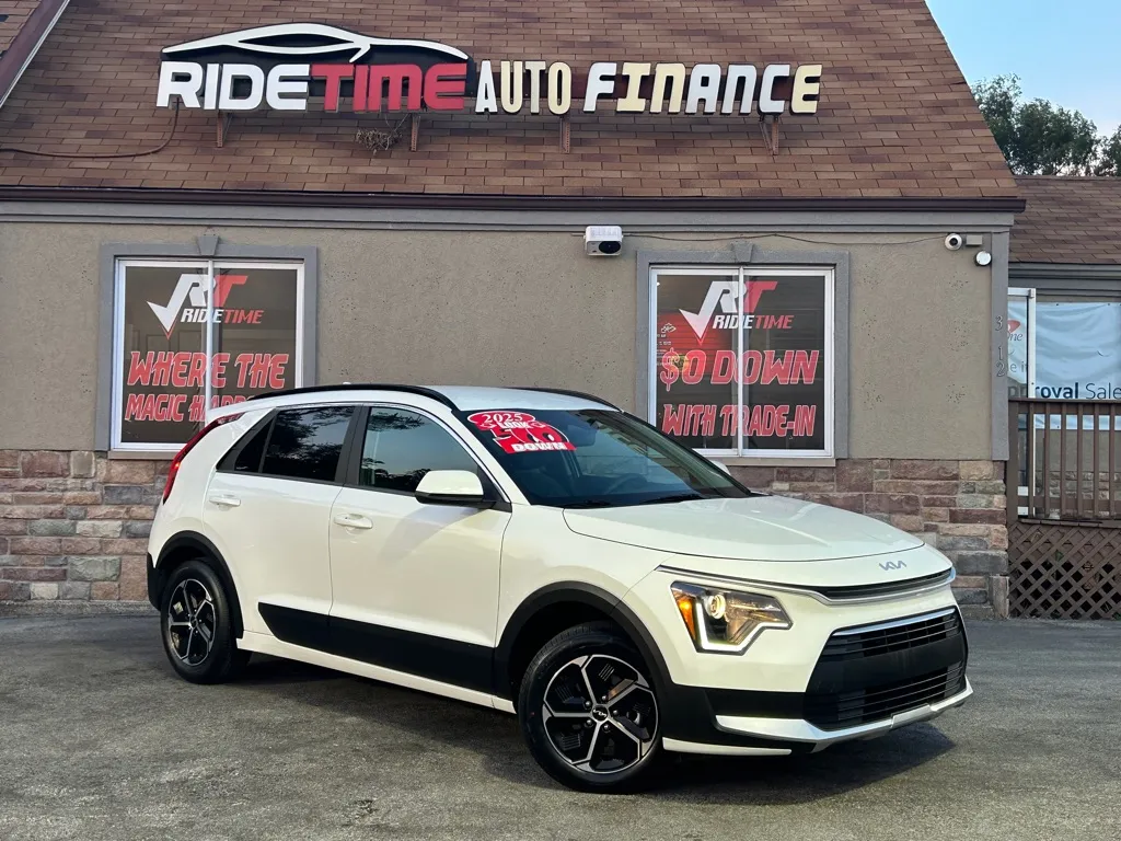 White 2025 KIA NIRO LX for sale in Merrillville, IN