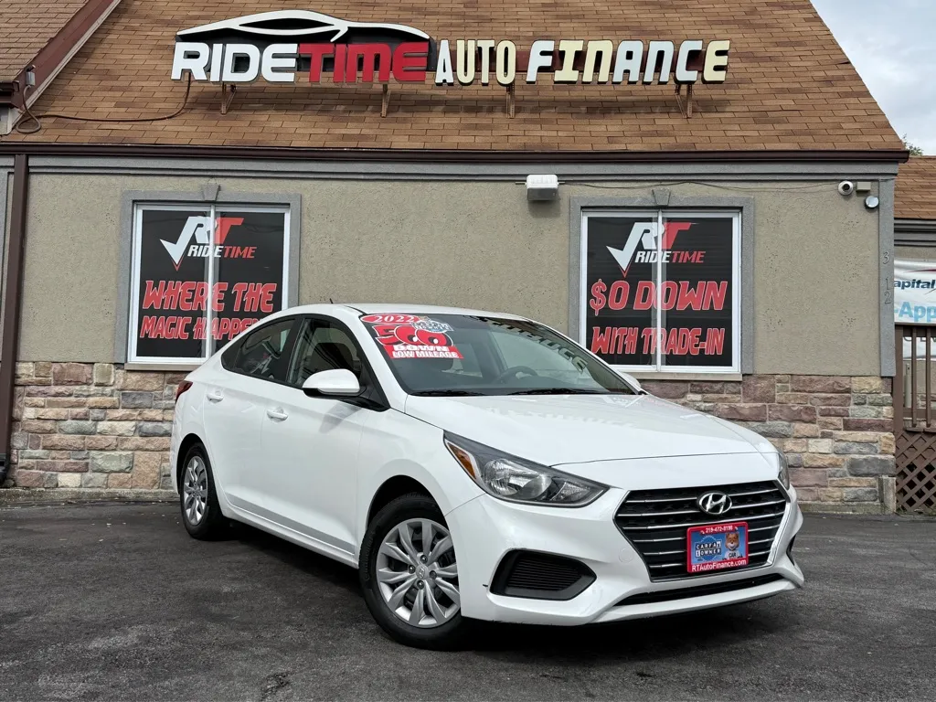 White 2022 HYUNDAI ACCENT SE for sale in Merrillville, IN