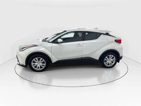 More photos of 2021 Toyota C-HR LE at Gulliver Auto Group, TX