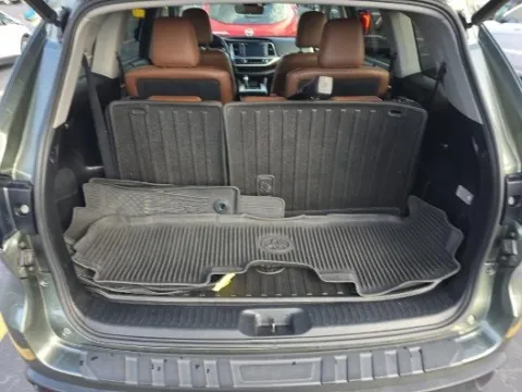 More photos of 2017 Toyota Highlander Limited Platinum at Gulliver Auto Group, TX