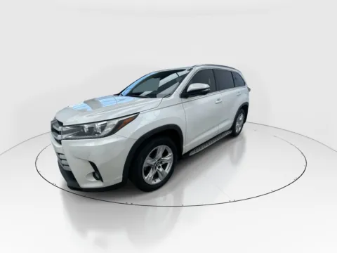 More photos of 2018 Toyota Highlander Limited at Gulliver Auto Group, TX