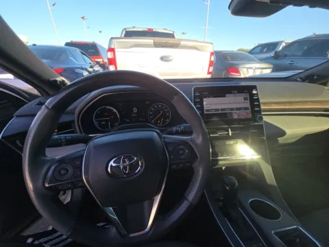 More photos of 2020 Toyota Avalon Hybrid Limited at Gulliver Auto Group, TX