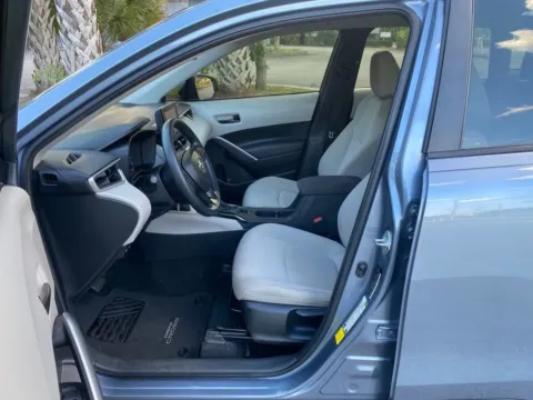 More photos of 2023 Toyota Corolla Cross L at Gulliver Auto Group, TX