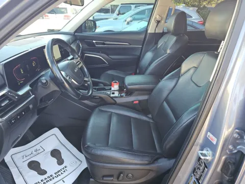 More photos of 2023 Kia Telluride S at Gulliver Auto Group, TX