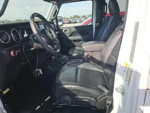 More photos of 2018 Jeep Wrangler Unlimited Sahara at Gulliver Auto Group, TX